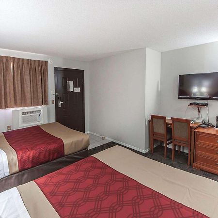 Econo Lodge Inn & Suites Drumheller Buitenkant foto