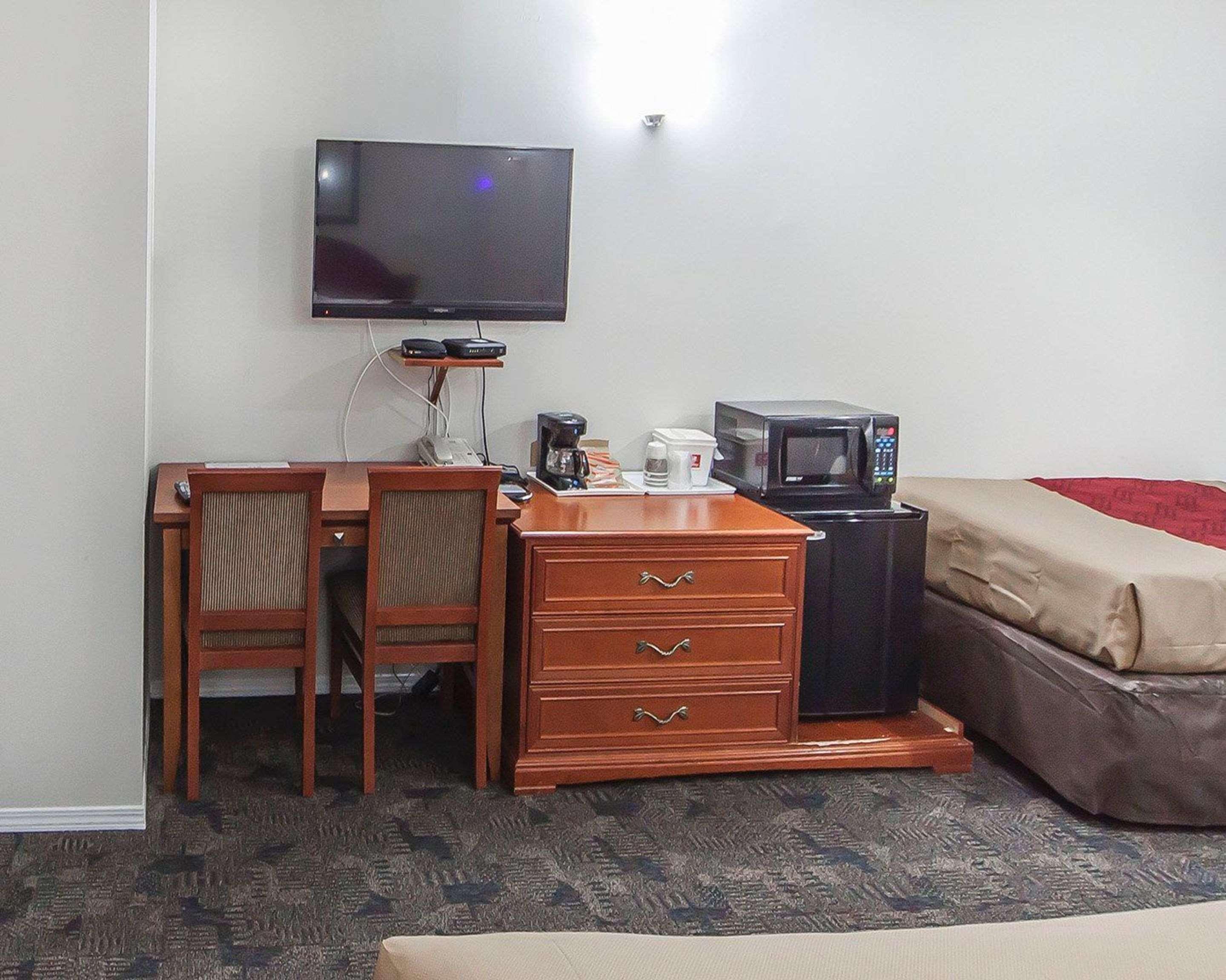 Econo Lodge Inn & Suites Drumheller Buitenkant foto