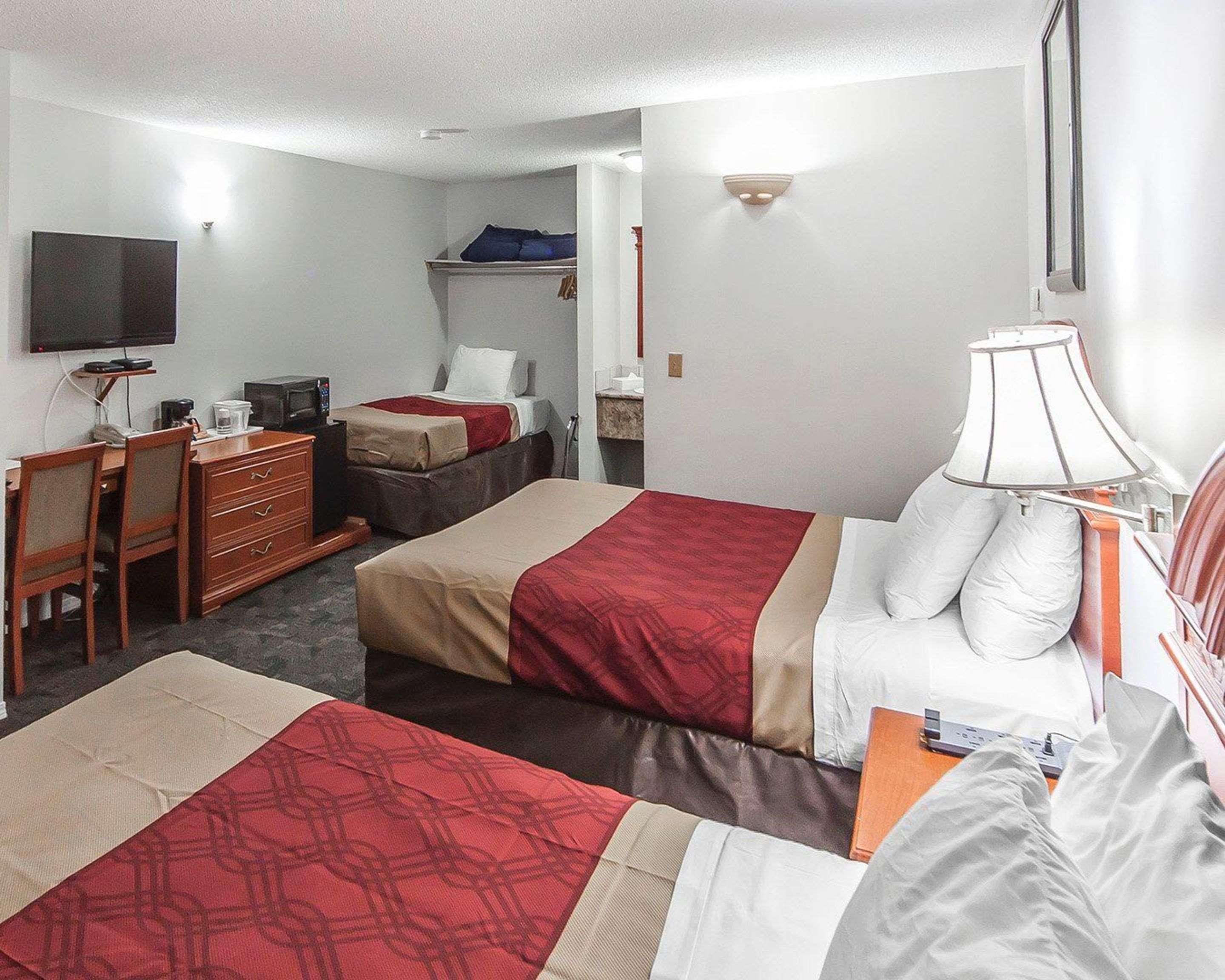 Econo Lodge Inn & Suites Drumheller Buitenkant foto
