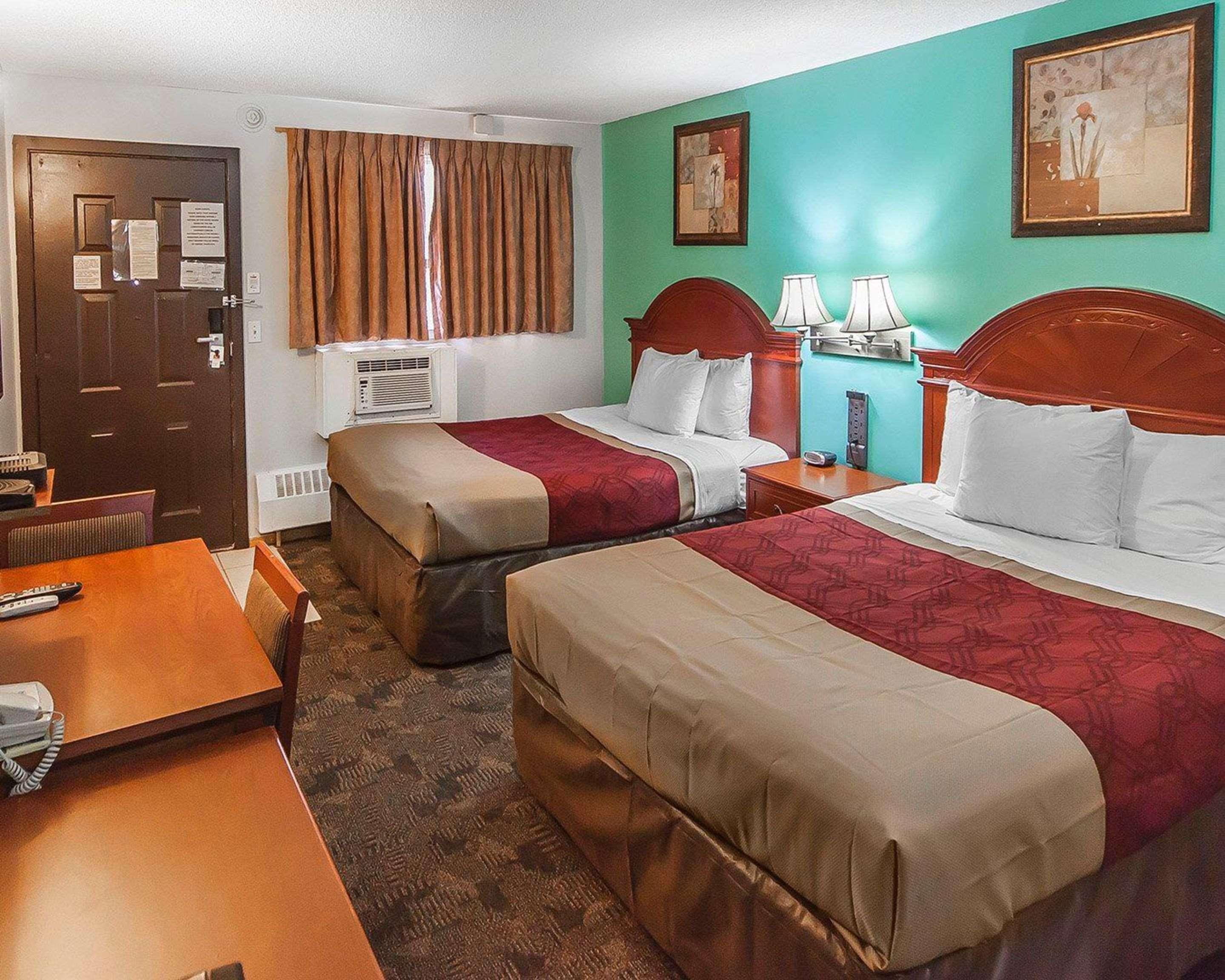 Econo Lodge Inn & Suites Drumheller Buitenkant foto