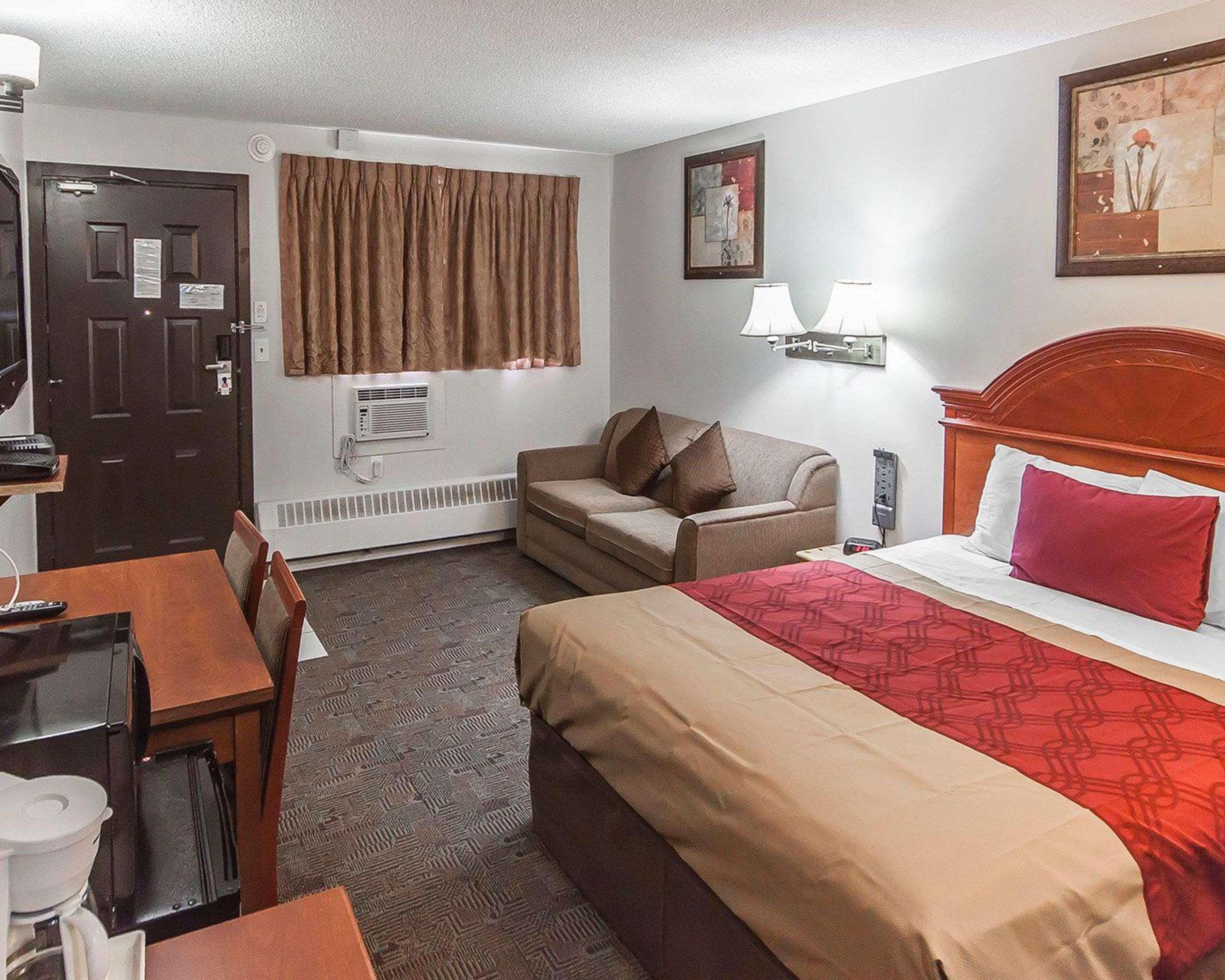 Econo Lodge Inn & Suites Drumheller Buitenkant foto