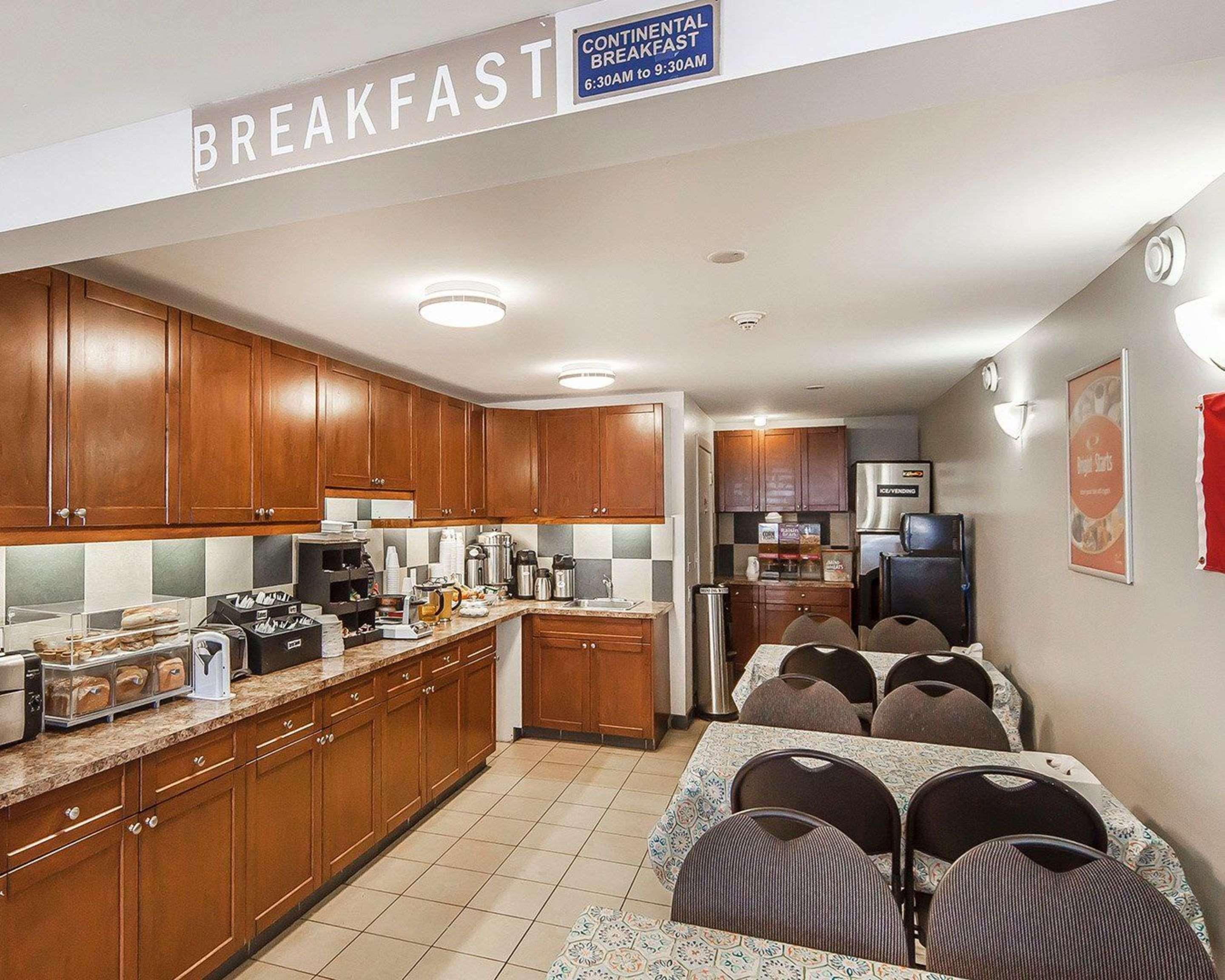 Econo Lodge Inn & Suites Drumheller Buitenkant foto
