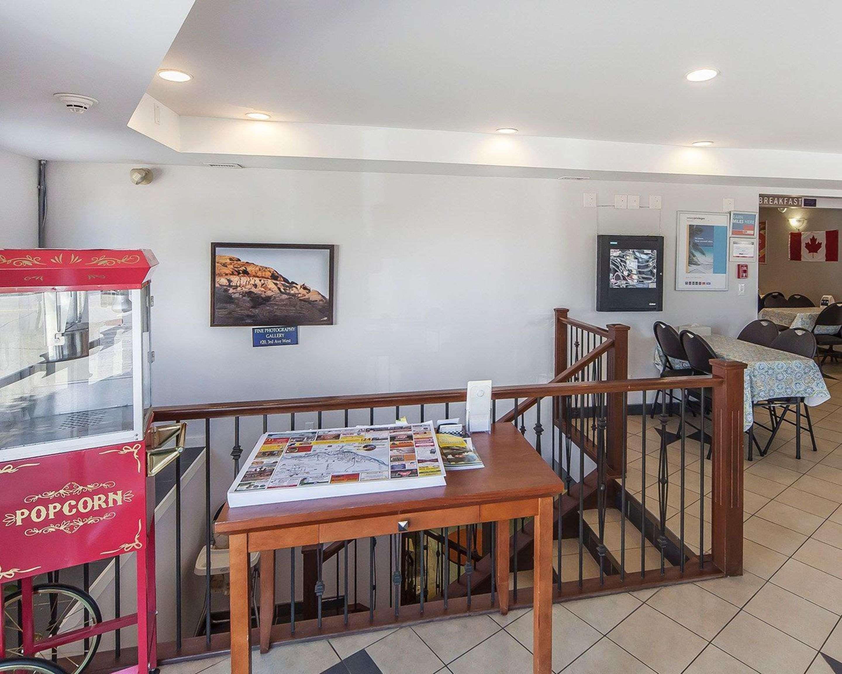 Econo Lodge Inn & Suites Drumheller Buitenkant foto