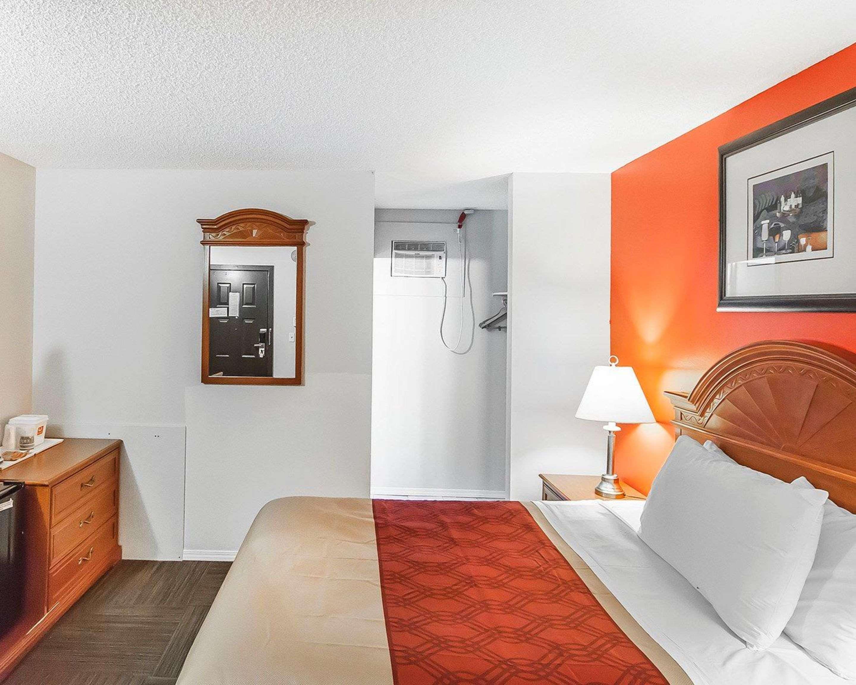 Econo Lodge Inn & Suites Drumheller Buitenkant foto