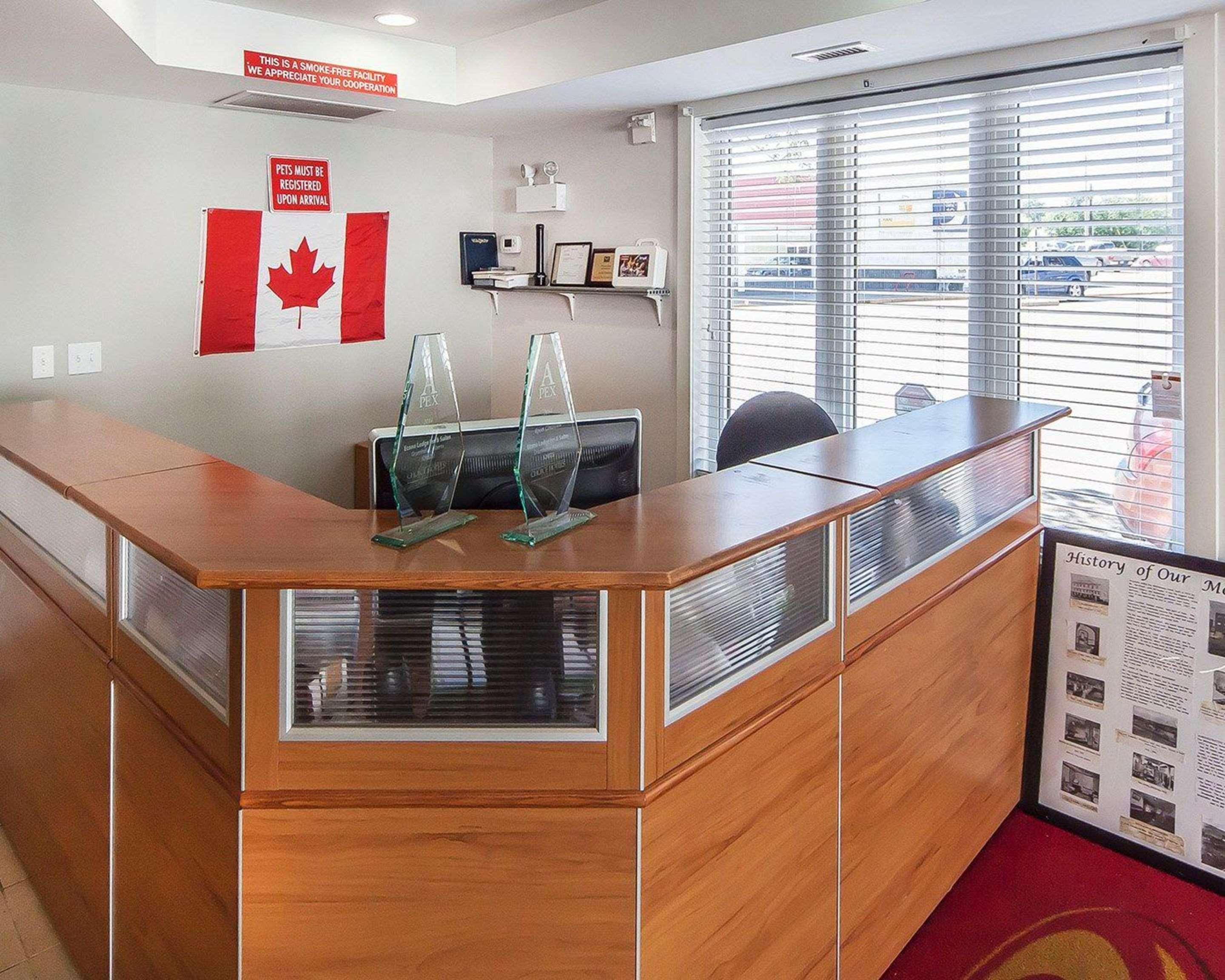 Econo Lodge Inn & Suites Drumheller Buitenkant foto