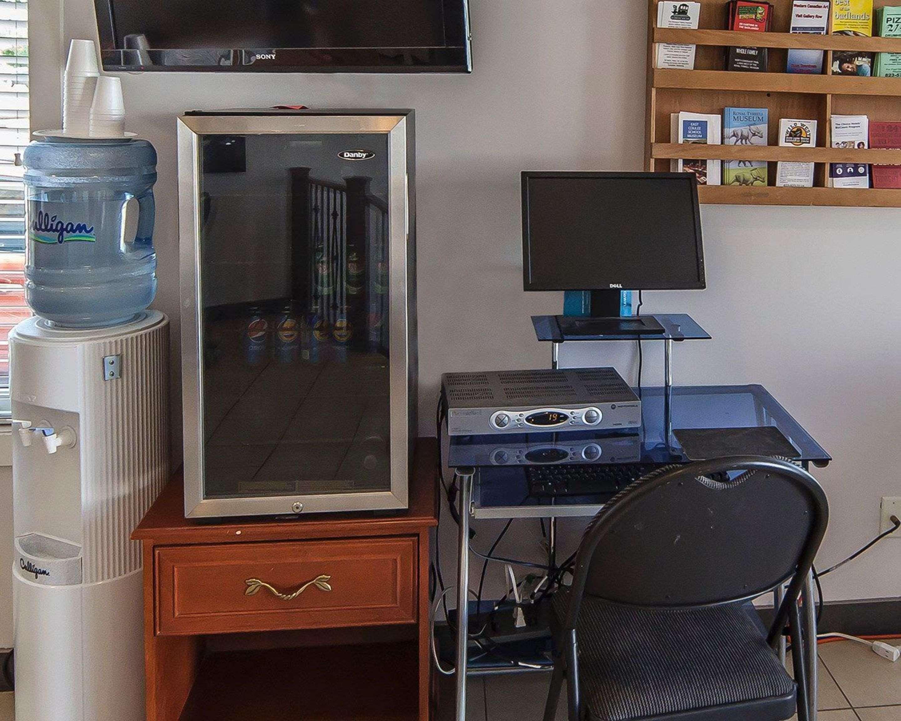 Econo Lodge Inn & Suites Drumheller Buitenkant foto