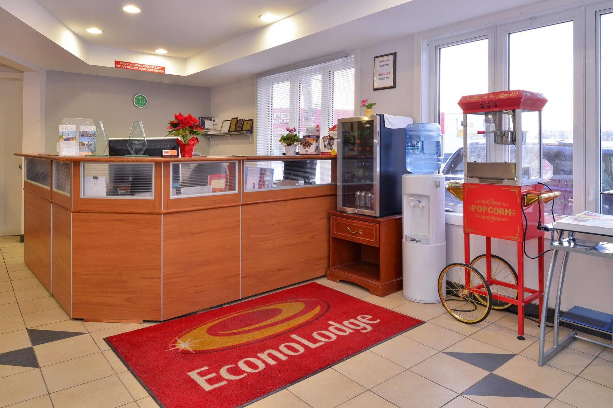 Econo Lodge Inn & Suites Drumheller Buitenkant foto
