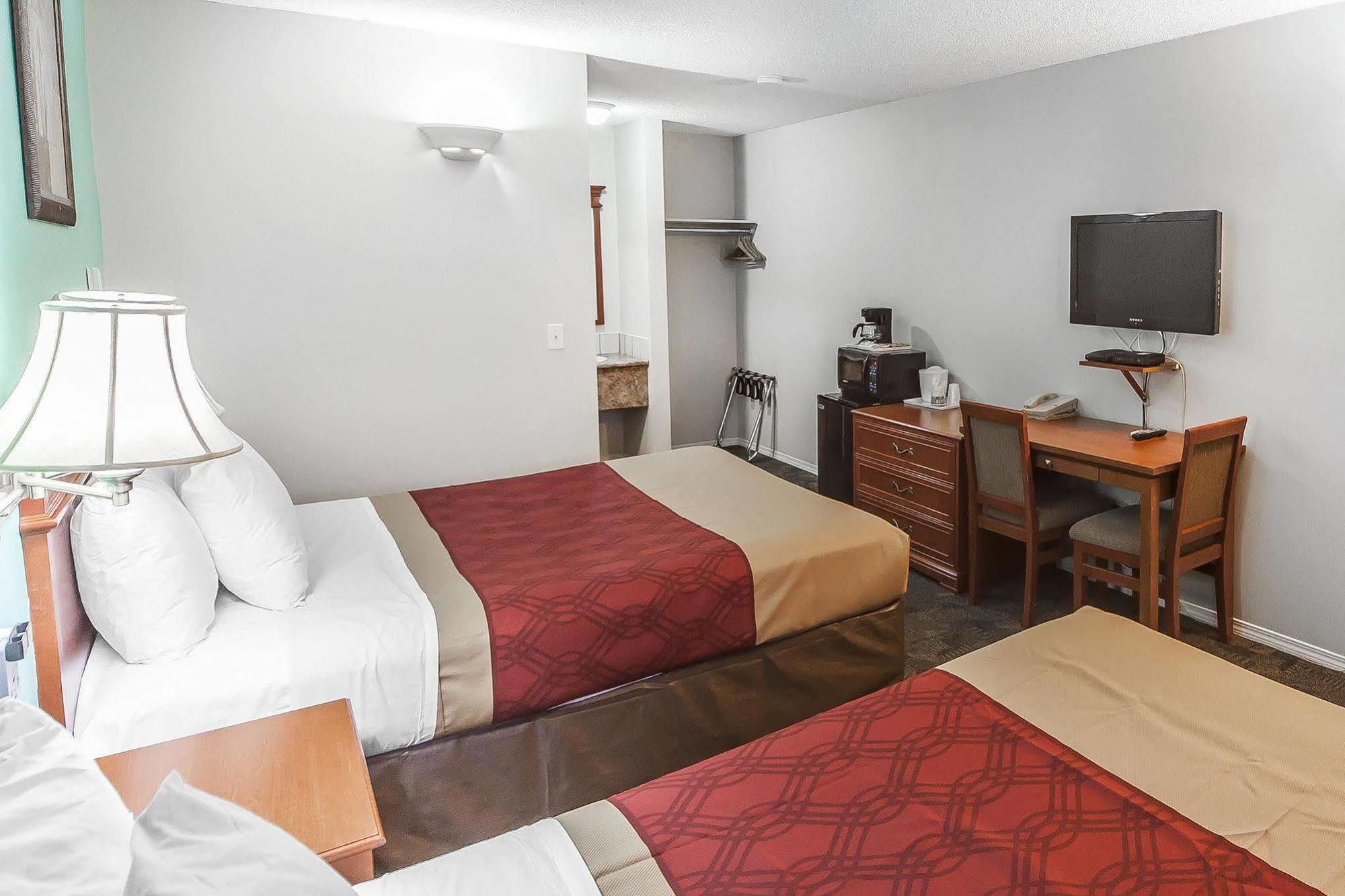 Econo Lodge Inn & Suites Drumheller Buitenkant foto